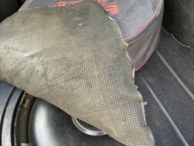 Черный Фольксваген Пассат Вариант, объемом двигателя 1.6 л и пробегом 300 тыс. км за 1700 $, фото 10 на Automoto.ua