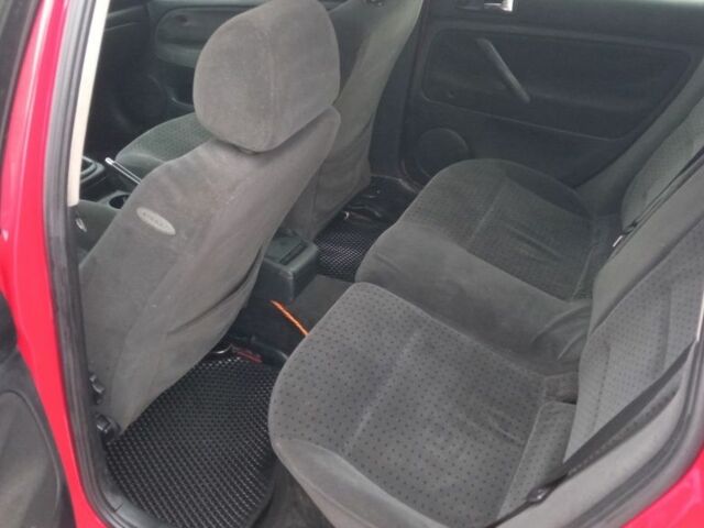 Черный Фольксваген Пассат Вариант, объемом двигателя 1.6 л и пробегом 300 тыс. км за 1200 $, фото 6 на Automoto.ua