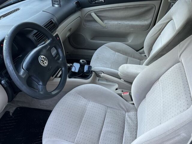 Черный Фольксваген Пассат Вариант, объемом двигателя 1.9 л и пробегом 300 тыс. км за 1950 $, фото 6 на Automoto.ua