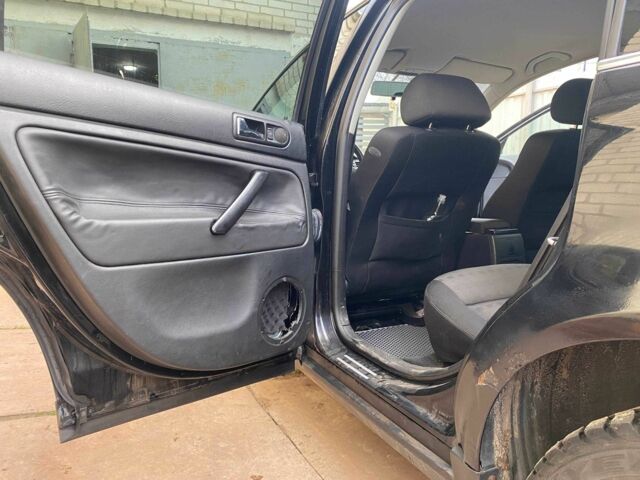 Черный Фольксваген Пассат Вариант, объемом двигателя 2 л и пробегом 218 тыс. км за 4000 $, фото 13 на Automoto.ua