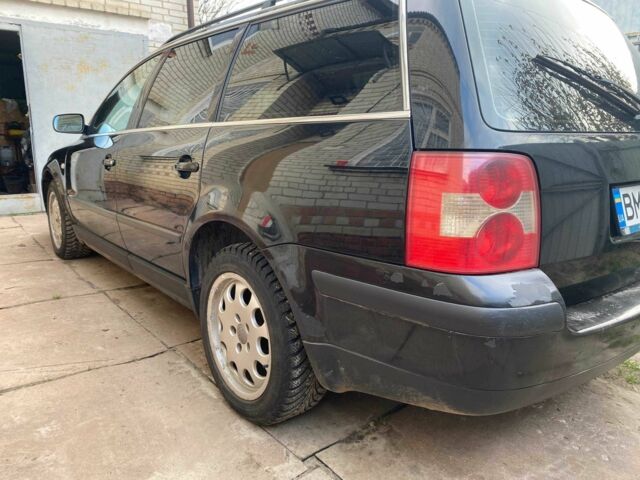 Черный Фольксваген Пассат Вариант, объемом двигателя 2 л и пробегом 218 тыс. км за 4000 $, фото 3 на Automoto.ua