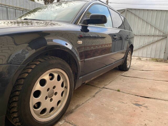 Черный Фольксваген Пассат Вариант, объемом двигателя 2 л и пробегом 218 тыс. км за 4000 $, фото 2 на Automoto.ua