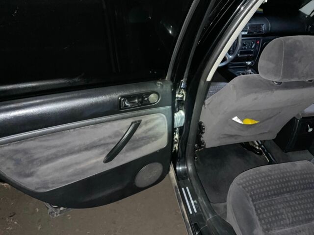 Чорний Фольксваген Пассат Варіант, об'ємом двигуна 2.5 л та пробігом 380 тис. км за 3000 $, фото 5 на Automoto.ua