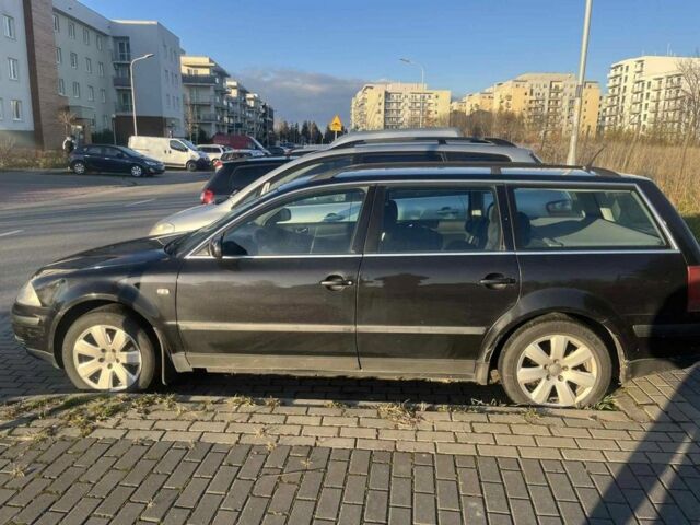 Черный Фольксваген Пассат Вариант, объемом двигателя 1.9 л и пробегом 350 тыс. км за 1900 $, фото 1 на Automoto.ua