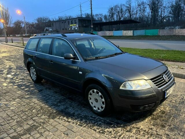 Черный Фольксваген Пассат Вариант, объемом двигателя 1.9 л и пробегом 250 тыс. км за 2700 $, фото 1 на Automoto.ua