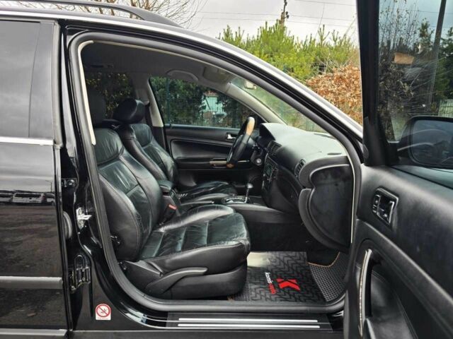 Черный Фольксваген Пассат Вариант, объемом двигателя 1.8 л и пробегом 252 тыс. км за 4399 $, фото 3 на Automoto.ua