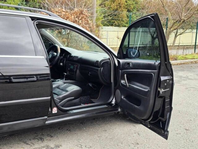 Черный Фольксваген Пассат Вариант, объемом двигателя 1.8 л и пробегом 252 тыс. км за 4399 $, фото 2 на Automoto.ua