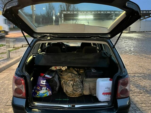 Черный Фольксваген Пассат Вариант, объемом двигателя 1.9 л и пробегом 250 тыс. км за 2700 $, фото 6 на Automoto.ua