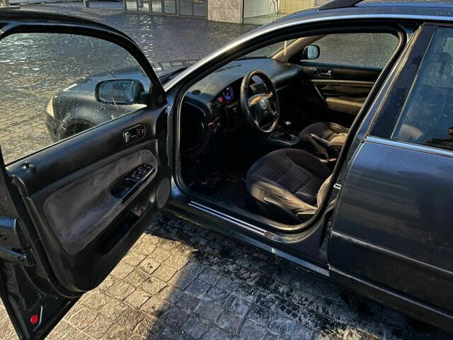 Черный Фольксваген Пассат Вариант, объемом двигателя 1.9 л и пробегом 250 тыс. км за 2700 $, фото 5 на Automoto.ua