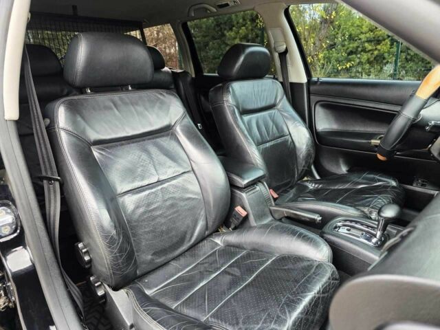 Черный Фольксваген Пассат Вариант, объемом двигателя 1.8 л и пробегом 252 тыс. км за 4399 $, фото 5 на Automoto.ua