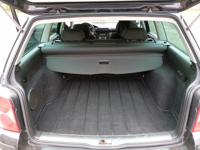 Черный Фольксваген Пассат Вариант, объемом двигателя 1.6 л и пробегом 313 тыс. км за 4100 $, фото 1 на Automoto.ua