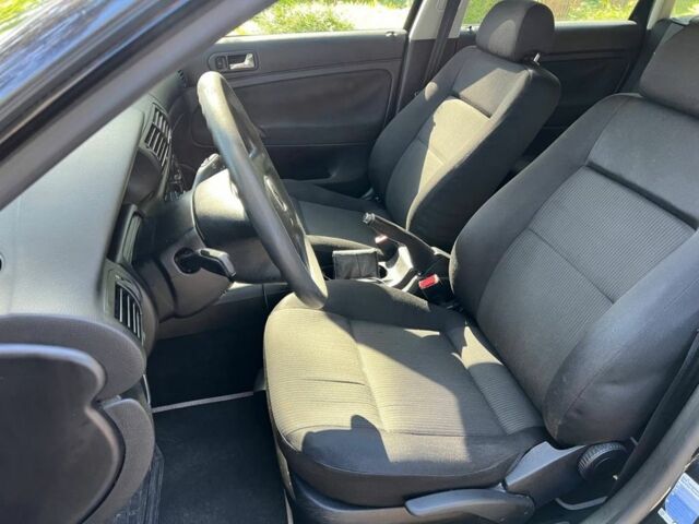 Черный Фольксваген Пассат Вариант, объемом двигателя 1.9 л и пробегом 243 тыс. км за 4400 $, фото 4 на Automoto.ua