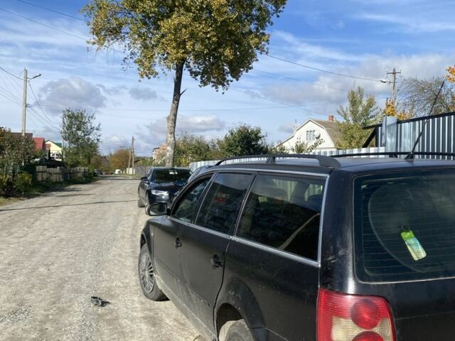 Черный Фольксваген Пассат Вариант, объемом двигателя 1.9 л и пробегом 300 тыс. км за 1999 $, фото 3 на Automoto.ua