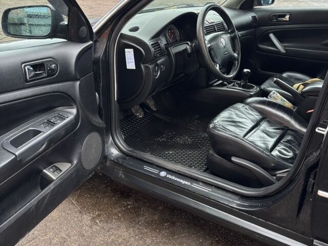 Черный Фольксваген Пассат Вариант, объемом двигателя 1.9 л и пробегом 240 тыс. км за 2400 $, фото 5 на Automoto.ua