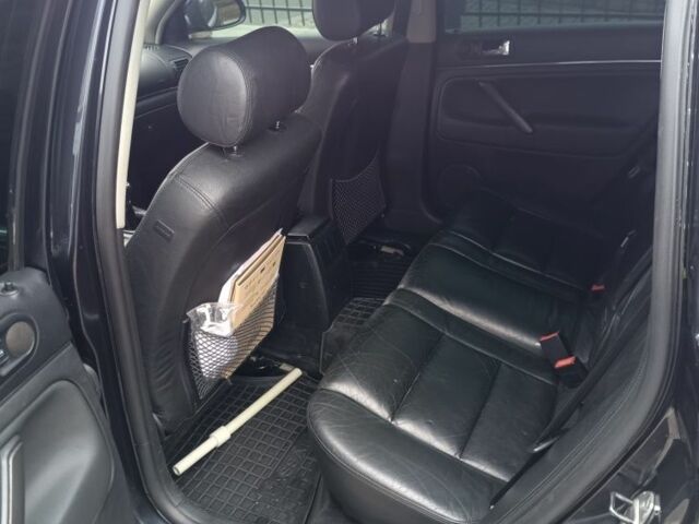 Черный Фольксваген Пассат Вариант, объемом двигателя 2.5 л и пробегом 405 тыс. км за 3700 $, фото 4 на Automoto.ua