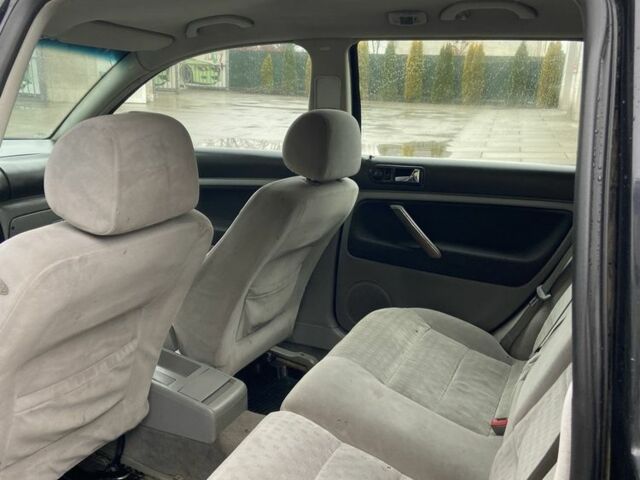 Черный Фольксваген Пассат Вариант, объемом двигателя 1.9 л и пробегом 340 тыс. км за 1700 $, фото 7 на Automoto.ua