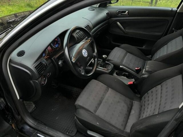 Черный Фольксваген Пассат Вариант, объемом двигателя 1.9 л и пробегом 287 тыс. км за 1628 $, фото 6 на Automoto.ua