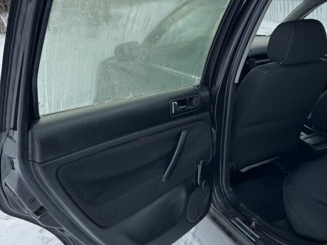 Черный Фольксваген Пассат Вариант, объемом двигателя 1.9 л и пробегом 300 тыс. км за 3799 $, фото 10 на Automoto.ua