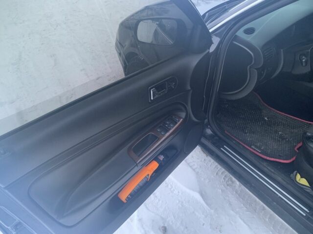 Черный Фольксваген Пассат Вариант, объемом двигателя 2.5 л и пробегом 300 тыс. км за 3700 $, фото 6 на Automoto.ua