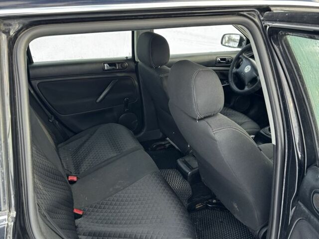 Черный Фольксваген Пассат Вариант, объемом двигателя 1.9 л и пробегом 300 тыс. км за 3799 $, фото 15 на Automoto.ua