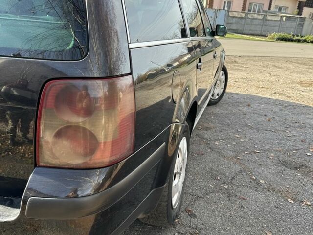 Черный Фольксваген Пассат Вариант, объемом двигателя 1.9 л и пробегом 330 тыс. км за 2499 $, фото 8 на Automoto.ua