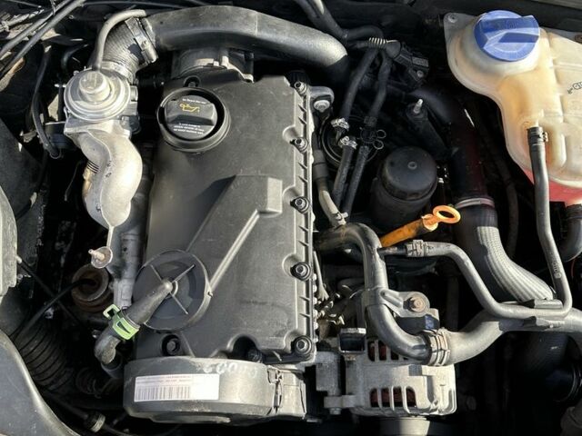 Черный Фольксваген Пассат Вариант, объемом двигателя 1.9 л и пробегом 330 тыс. км за 2499 $, фото 7 на Automoto.ua