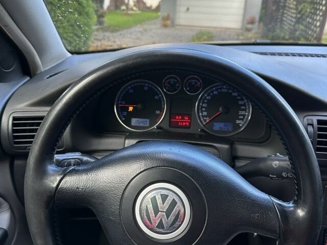 Черный Фольксваген Пассат Вариант, объемом двигателя 1.9 л и пробегом 354 тыс. км за 5600 $, фото 7 на Automoto.ua