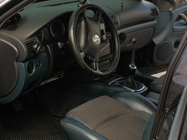 Черный Фольксваген Пассат Вариант, объемом двигателя 2 л и пробегом 358 тыс. км за 4658 $, фото 3 на Automoto.ua