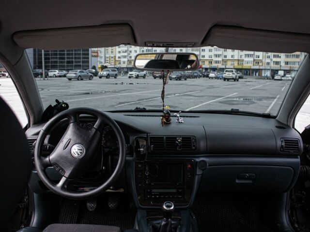 Черный Фольксваген Пассат Вариант, объемом двигателя 2 л и пробегом 358 тыс. км за 4658 $, фото 12 на Automoto.ua