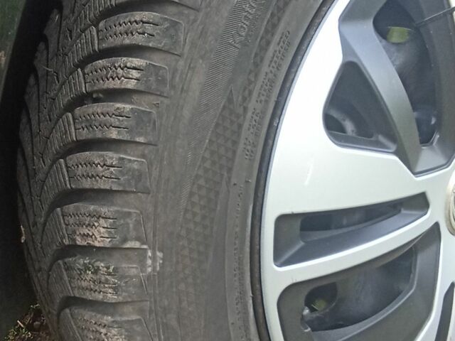 Черный Фольксваген Пассат Вариант, объемом двигателя 1.6 л и пробегом 233 тыс. км за 4700 $, фото 17 на Automoto.ua