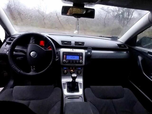 Черный Фольксваген Пассат Вариант, объемом двигателя 1.9 л и пробегом 300 тыс. км за 2450 $, фото 7 на Automoto.ua