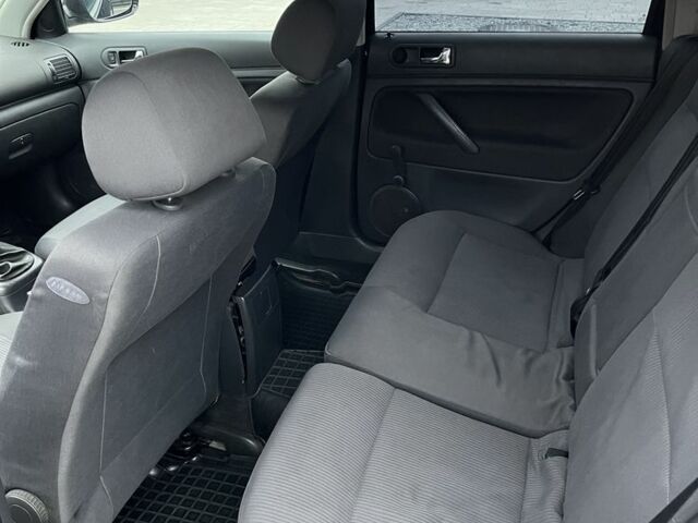 Черный Фольксваген Пассат Вариант, объемом двигателя 2 л и пробегом 274 тыс. км за 4499 $, фото 14 на Automoto.ua