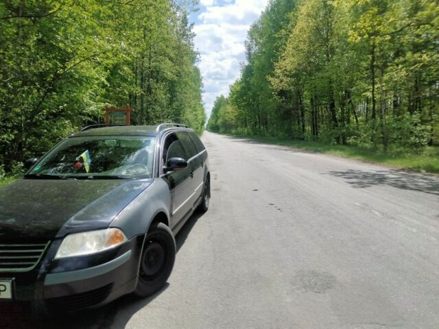 Чорний Фольксваген Пассат Варіант, об'ємом двигуна 1.6 л та пробігом 260 тис. км за 4500 $, фото 1 на Automoto.ua