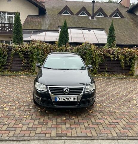 Черный Фольксваген Пассат Вариант, объемом двигателя 2 л и пробегом 300 тыс. км за 136 $, фото 1 на Automoto.ua