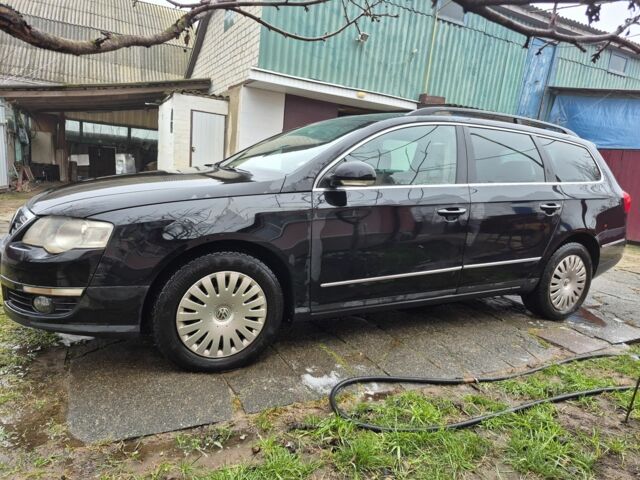 Черный Фольксваген Пассат Вариант, объемом двигателя 2 л и пробегом 315 тыс. км за 6200 $, фото 3 на Automoto.ua