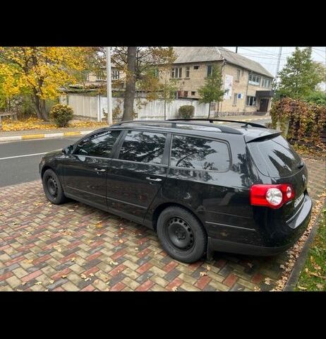 Черный Фольксваген Пассат Вариант, объемом двигателя 2 л и пробегом 300 тыс. км за 136 $, фото 2 на Automoto.ua