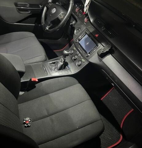 Черный Фольксваген Пассат Вариант, объемом двигателя 2 л и пробегом 300 тыс. км за 136 $, фото 8 на Automoto.ua