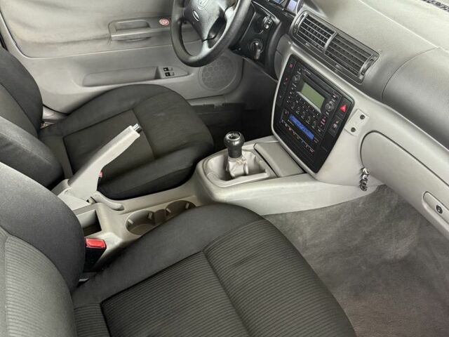 Черный Фольксваген Пассат Вариант, объемом двигателя 1.9 л и пробегом 280 тыс. км за 2750 $, фото 6 на Automoto.ua