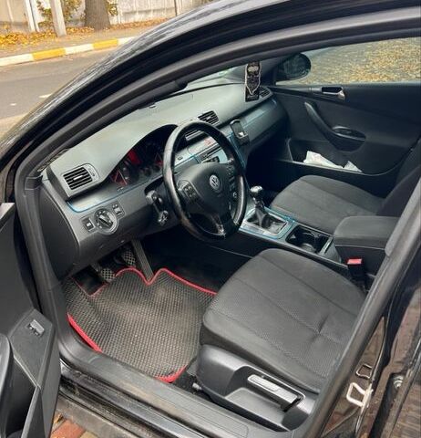 Черный Фольксваген Пассат Вариант, объемом двигателя 2 л и пробегом 300 тыс. км за 136 $, фото 5 на Automoto.ua