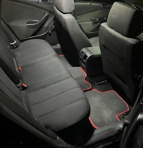 Черный Фольксваген Пассат Вариант, объемом двигателя 2 л и пробегом 300 тыс. км за 136 $, фото 6 на Automoto.ua