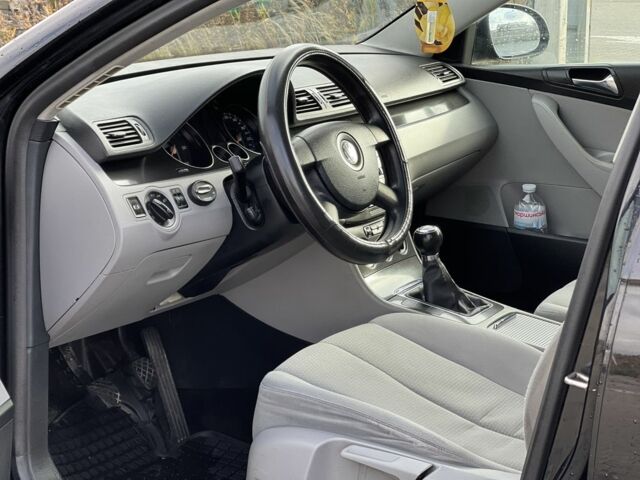 Черный Фольксваген Пассат Вариант, объемом двигателя 1.9 л и пробегом 290 тыс. км за 2200 $, фото 4 на Automoto.ua