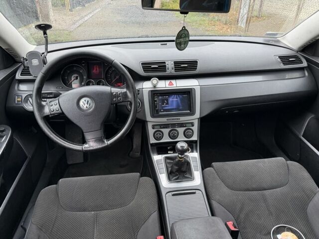 Фольксваген Пассат Варіант 2005 у Луцьку на Automoto.ua Чорний Фольксваген Пассат Варіант, об'ємом двигуна 2 л та пробігом 350 тис. км за 2350 $, фото 4 на Automoto.ua