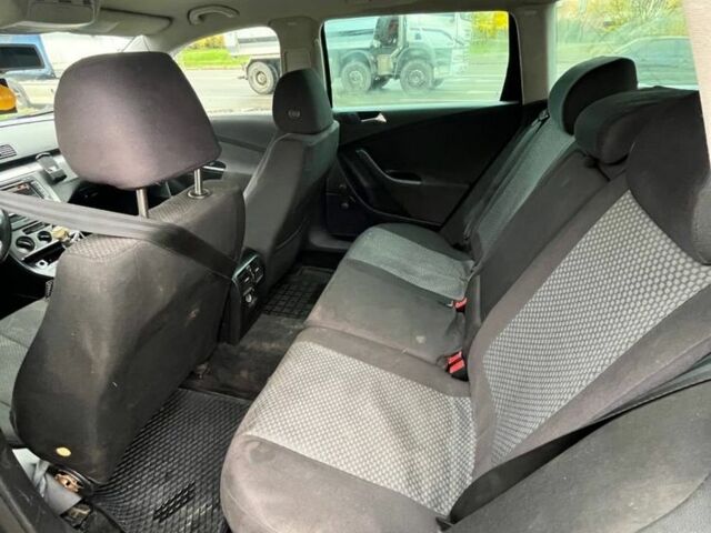 Фольксваген Пассат Вариант 2005 в Киеве на Automoto.ua Черный Фольксваген Пассат Вариант, объемом двигателя 2 л и пробегом 300 тыс. км за 1800 $, фото 9 на Automoto.ua