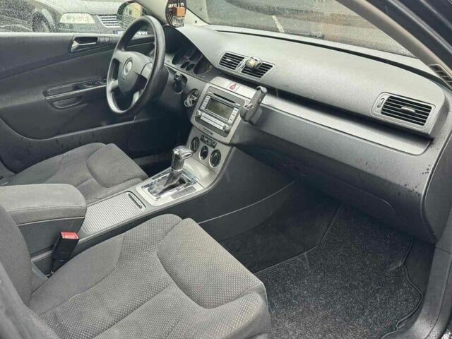 Черный Фольксваген Пассат Вариант, объемом двигателя 1.9 л и пробегом 243 тыс. км за 1725 $, фото 14 на Automoto.ua