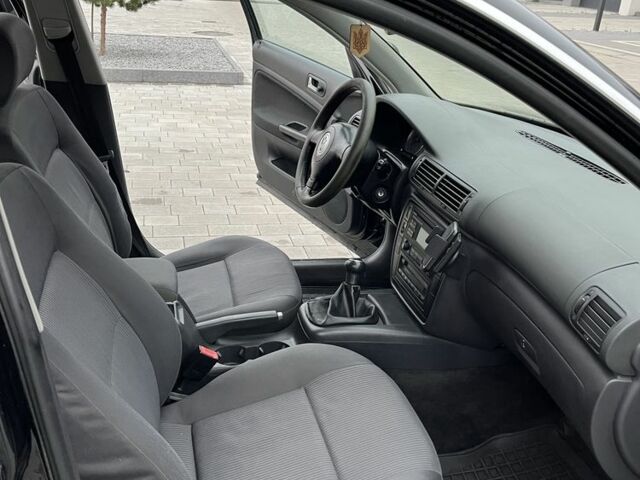 Черный Фольксваген Пассат Вариант, объемом двигателя 2 л и пробегом 274 тыс. км за 4499 $, фото 20 на Automoto.ua