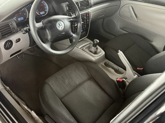 Черный Фольксваген Пассат Вариант, объемом двигателя 1.9 л и пробегом 280 тыс. км за 2750 $, фото 7 на Automoto.ua