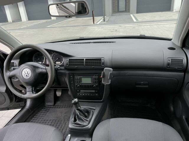 Черный Фольксваген Пассат Вариант, объемом двигателя 2 л и пробегом 274 тыс. км за 4499 $, фото 18 на Automoto.ua