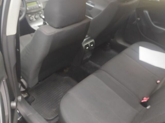 Фольксваген Пассат Варіант 2005 у Полтаві на Automoto.ua Чорний Фольксваген Пассат Варіант, об'ємом двигуна 1.6 л та пробігом 230 тис. км за 6500 $, фото 3 на Automoto.ua