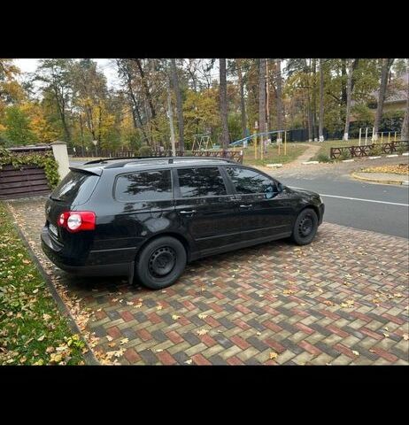 Черный Фольксваген Пассат Вариант, объемом двигателя 2 л и пробегом 300 тыс. км за 136 $, фото 3 на Automoto.ua