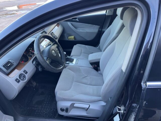 Черный Фольксваген Пассат Вариант, объемом двигателя 1.6 л и пробегом 220 тыс. км за 5700 $, фото 6 на Automoto.ua